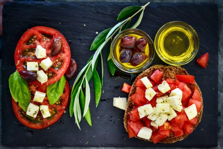 tomatoes cheese olive oil