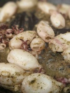 calamari with garlic sauce cooking