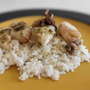 calamari in garlic sauce over rice CR